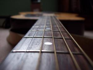 guitar-strings-wallpaper_size_600x450